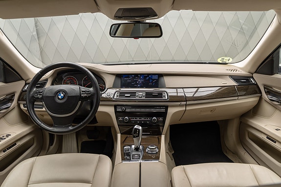 BMW 730d 15 of 25