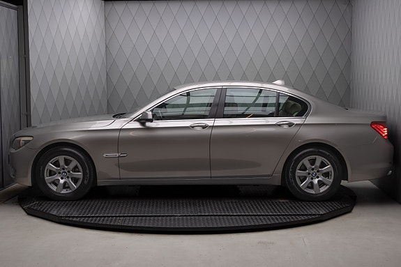 BMW 730d 9 of 25
