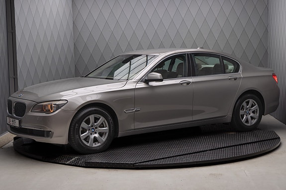 BMW 730d 2 of 25