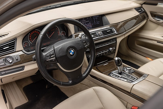 BMW 730d 16 of 25