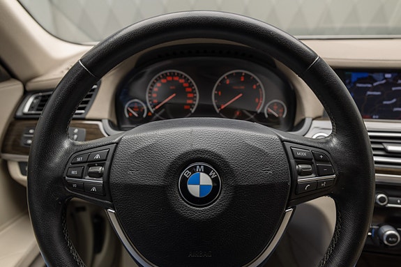 BMW 730d 18 of 25