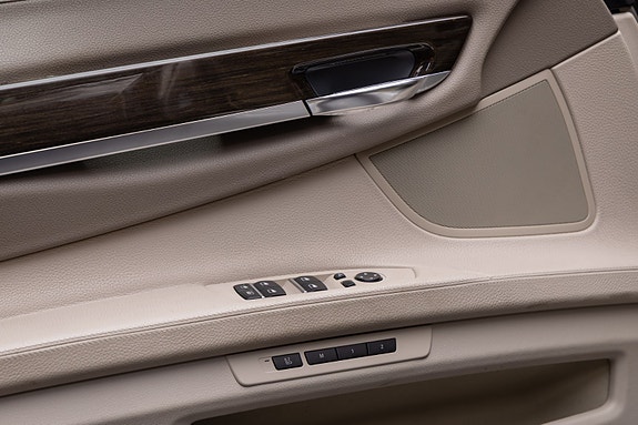 BMW 730d 13 of 25