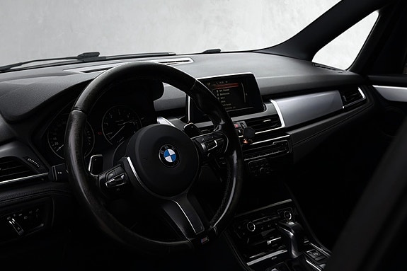BMW 220d 9 of 16