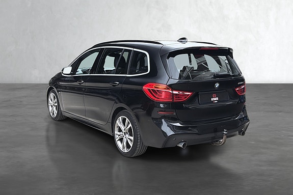 BMW 220d 3 of 16