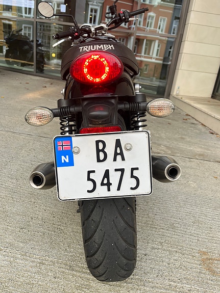 Triumph Street Twin 7 of 15