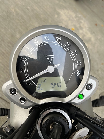 Triumph Street Twin 10 of 15