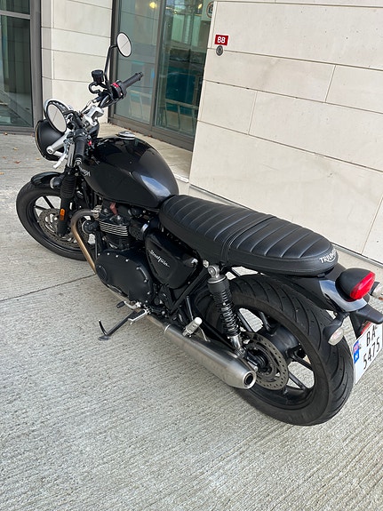 Triumph Street Twin 3 of 15