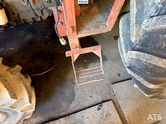 Massey Ferguson 185 2x4 traktor 26 of 28