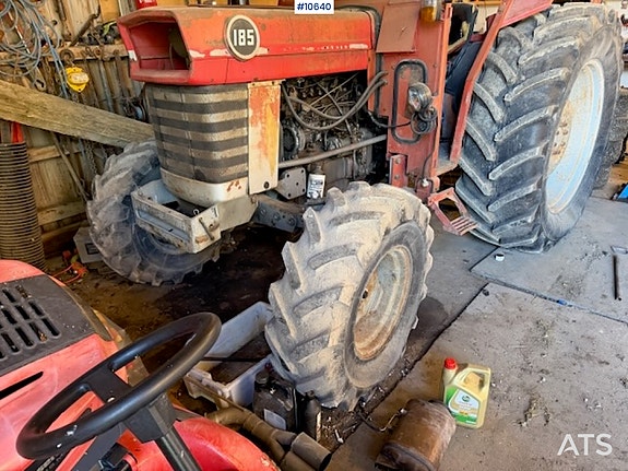 Massey Ferguson 185 2x4 traktor 9 of 28