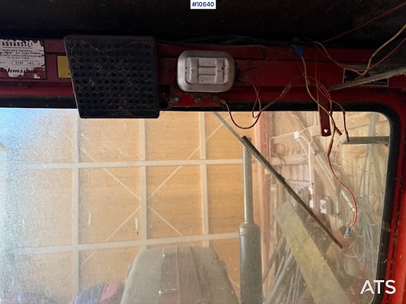 Massey Ferguson 185 2x4 traktor 25 of 28