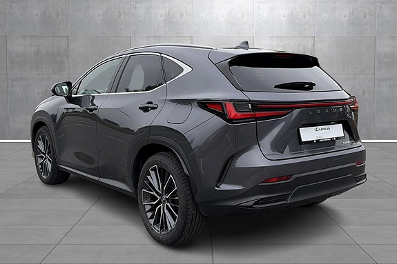 Lexus NX450h 5 of 26