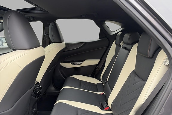 Lexus NX450h 17 of 26