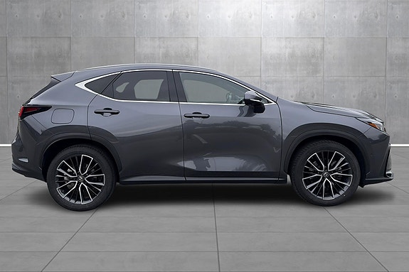 Lexus NX450h 4 of 26