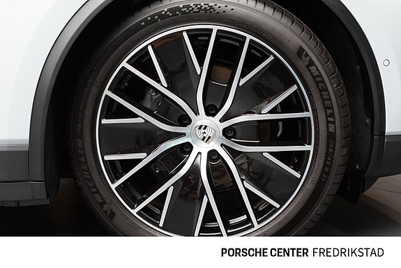 Porsche Macan 16 of 30