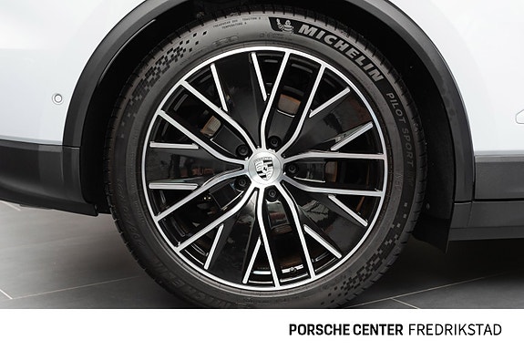 Porsche Macan 15 of 30