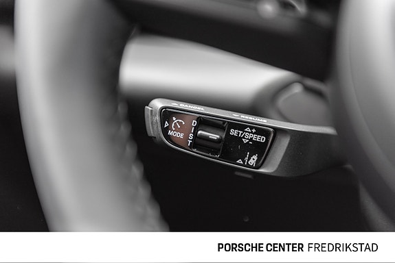Porsche Macan 25 of 30