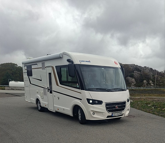 Eura Mobil IL 720QB 2 of 26