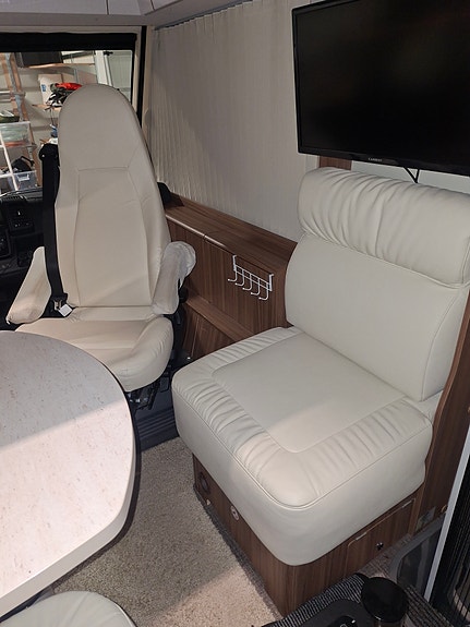 Eura Mobil IL 720QB 10 of 26