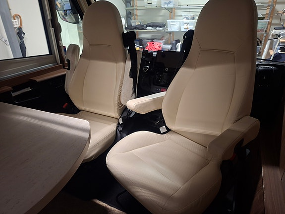 Eura Mobil IL 720QB 9 of 26