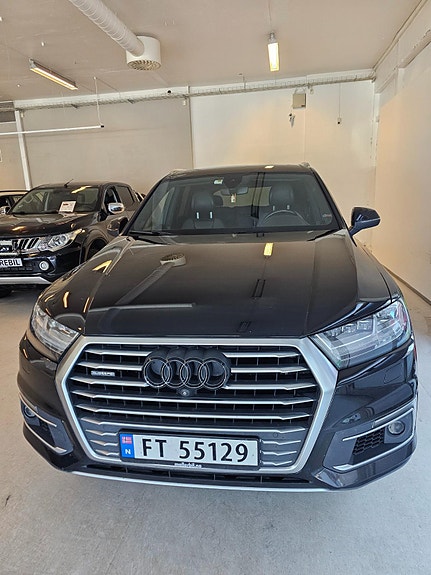 Audi Q7 6 of 30