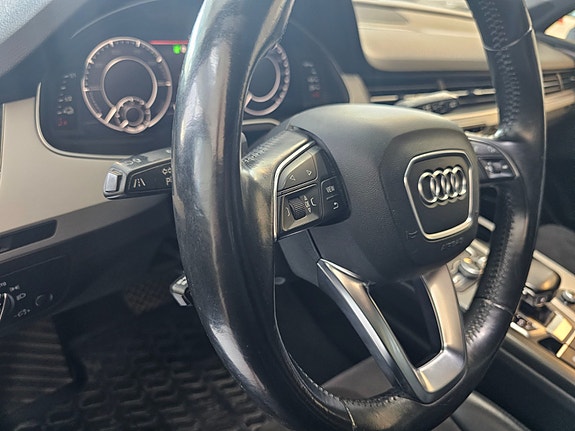 Audi Q7 9 of 30