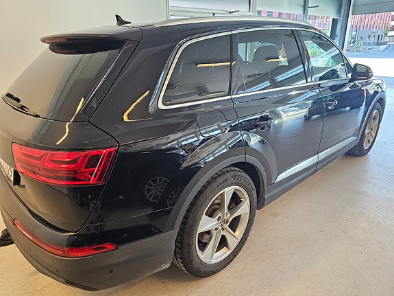 Audi Q7 5 of 30