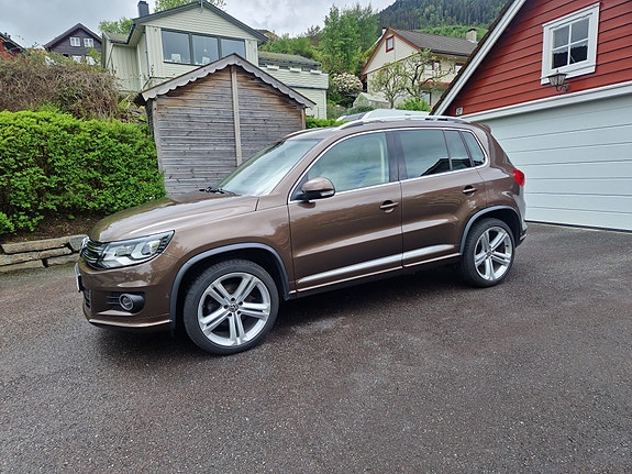 Volkswagen Tiguan 2 of 10