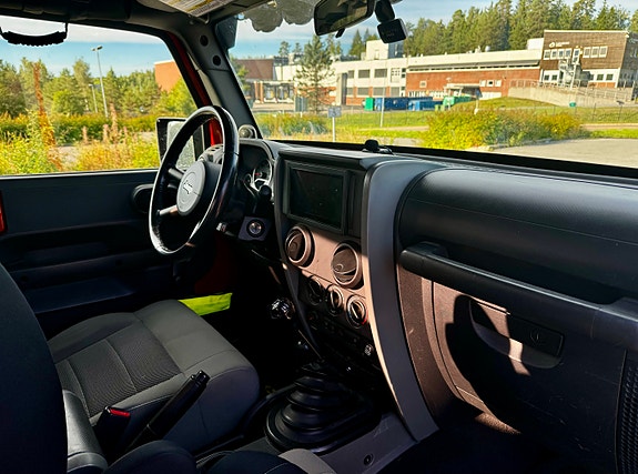 Jeep Wrangler 26 of 30