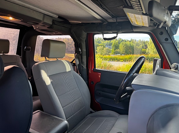Jeep Wrangler 28 of 30