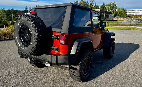 Jeep Wrangler 9 of 30