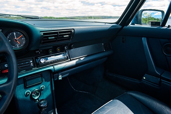 Porsche 911 12 of 30