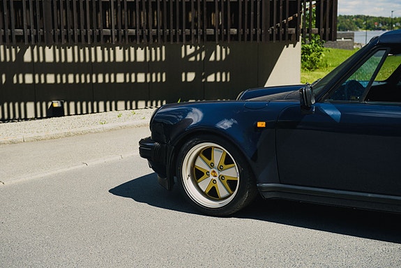 Porsche 911 19 of 30