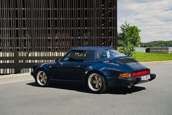 Porsche 911 18 of 30