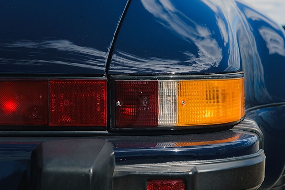 Porsche 911 16 of 30