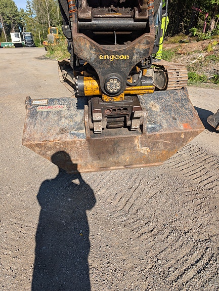 Hitachi ZX190LC-6 25 of 27
