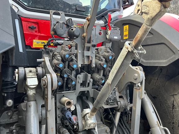 Massey Ferguson 8s 305 Dyna VT 6 of 9
