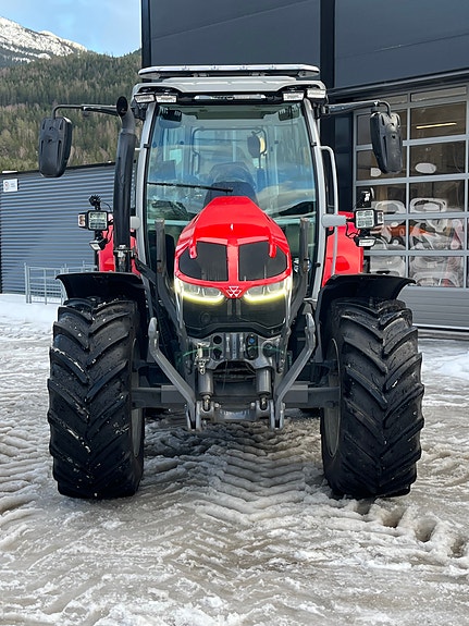 Massey Ferguson 5s 145 EX D6 2 of 6