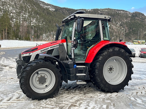 Massey Ferguson 5s 145 EX D6 3 of 6