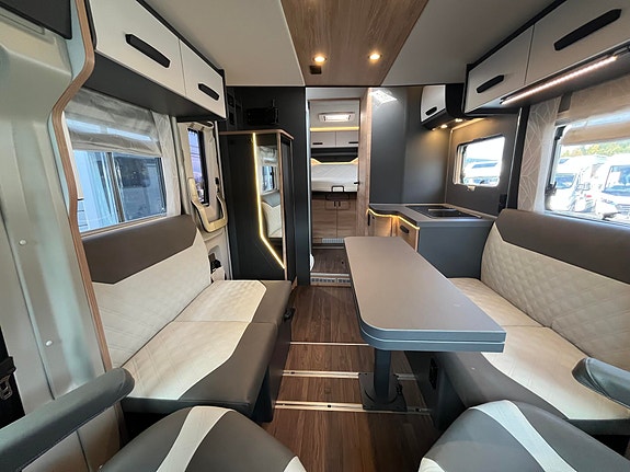 Knaus LIVE WAVE 700 DX PLATINUM SELECTION // Senkeseng, Alde varme, 180 HK, 8-Trinns automat , Queenbed, ++/ 11 of 28
