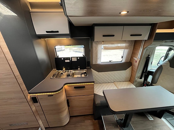 Knaus LIVE WAVE 700 DX PLATINUM SELECTION // Senkeseng, Alde varme, 180 HK, 8-Trinns automat , Queenbed, ++/ 10 of 28