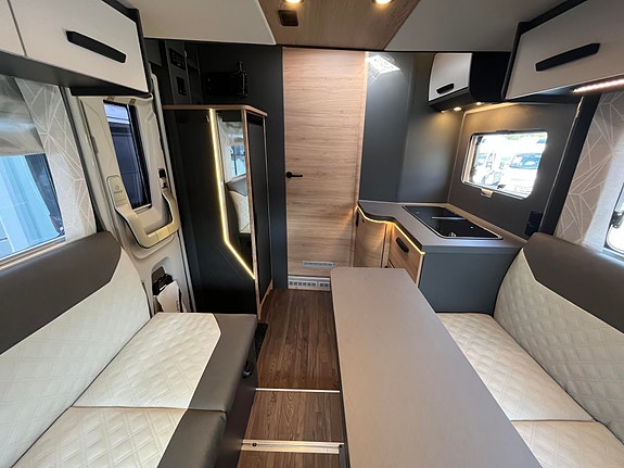 Knaus LIVE WAVE 700 DX PLATINUM SELECTION // Senkeseng, Alde varme, 180 HK, 8-Trinns automat , Queenbed, ++/ 12 of 28