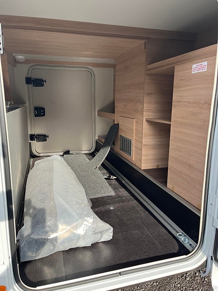 Knaus LIVE I 700 MEG // Alde varme, 180 HK, 8-Trinns aut. Varmematte i førerhus, Enkle senger// 23 of 26