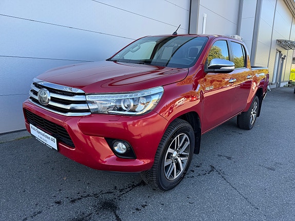 Toyota HiLux 2 of 30