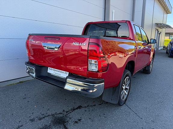 Toyota HiLux 20 of 30