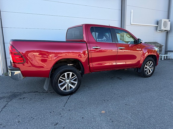 Toyota HiLux 18 of 30
