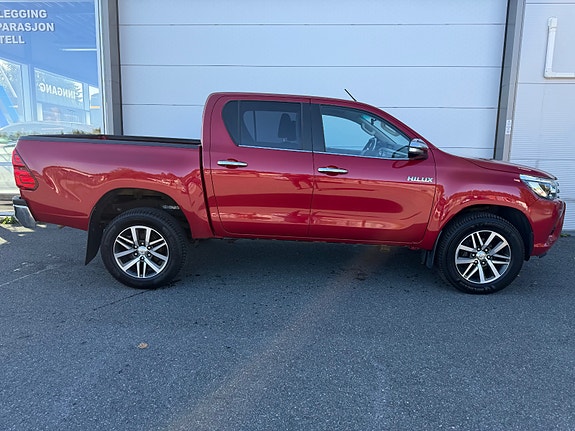 Toyota HiLux 17 of 30
