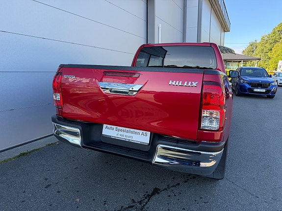 Toyota HiLux 21 of 30