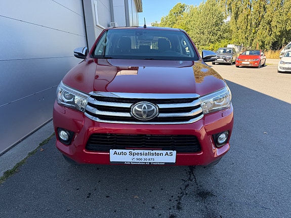 Toyota HiLux 3 of 30