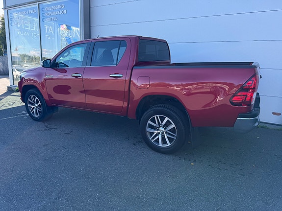 Toyota HiLux 9 of 30