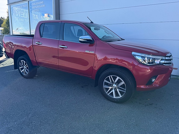 Toyota HiLux 16 of 30